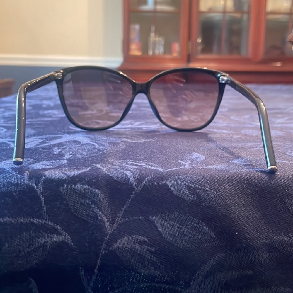 🕶️ Marc Jacob’s cat eye Tiffany silver black sunglasses 😎 - Picture 3 of 7